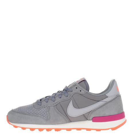 nike schoenen grijs dames|Nike Factory Stores.